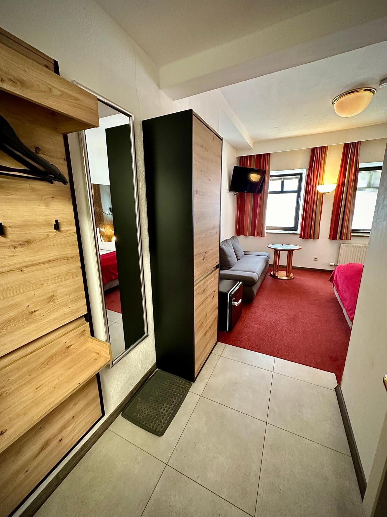 Bed & Rooms, Worgl